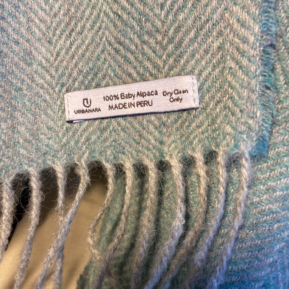 Urbanara 100% Baby Alpaca Scarf - Picture 6 of 9